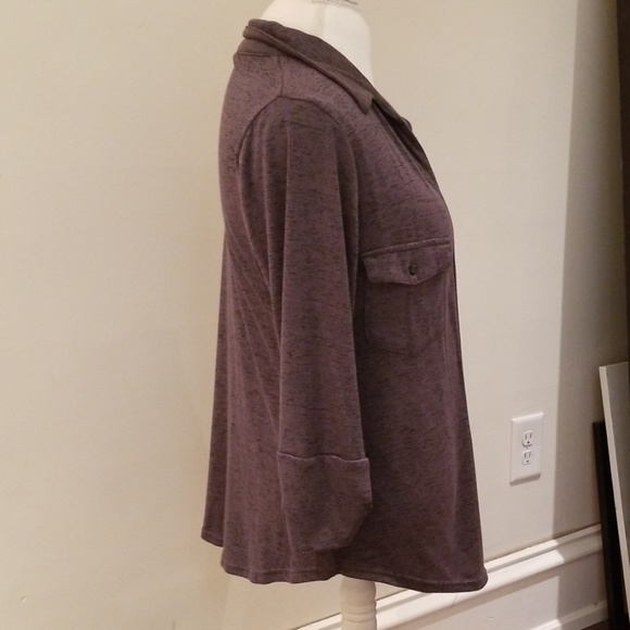 Gray top - Picture 2 of 4